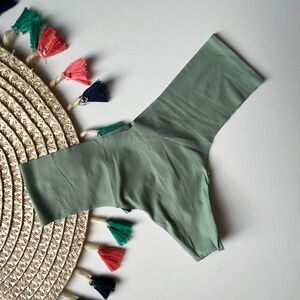 Victoria's Secret No-Show Ribbed Thong Panty Seasalt Green XS NEW